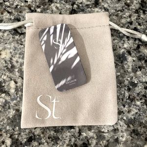 Seint IIID makeup. Contour- color Shadow